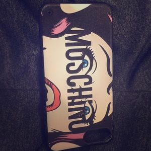 MOSHINO CASE